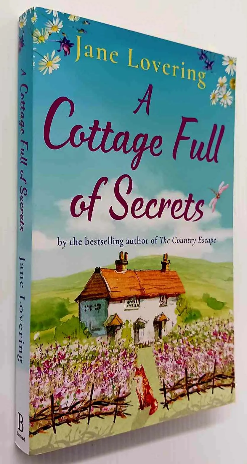 A COTTAGE FULL OF SECRETS - Jane Lovering