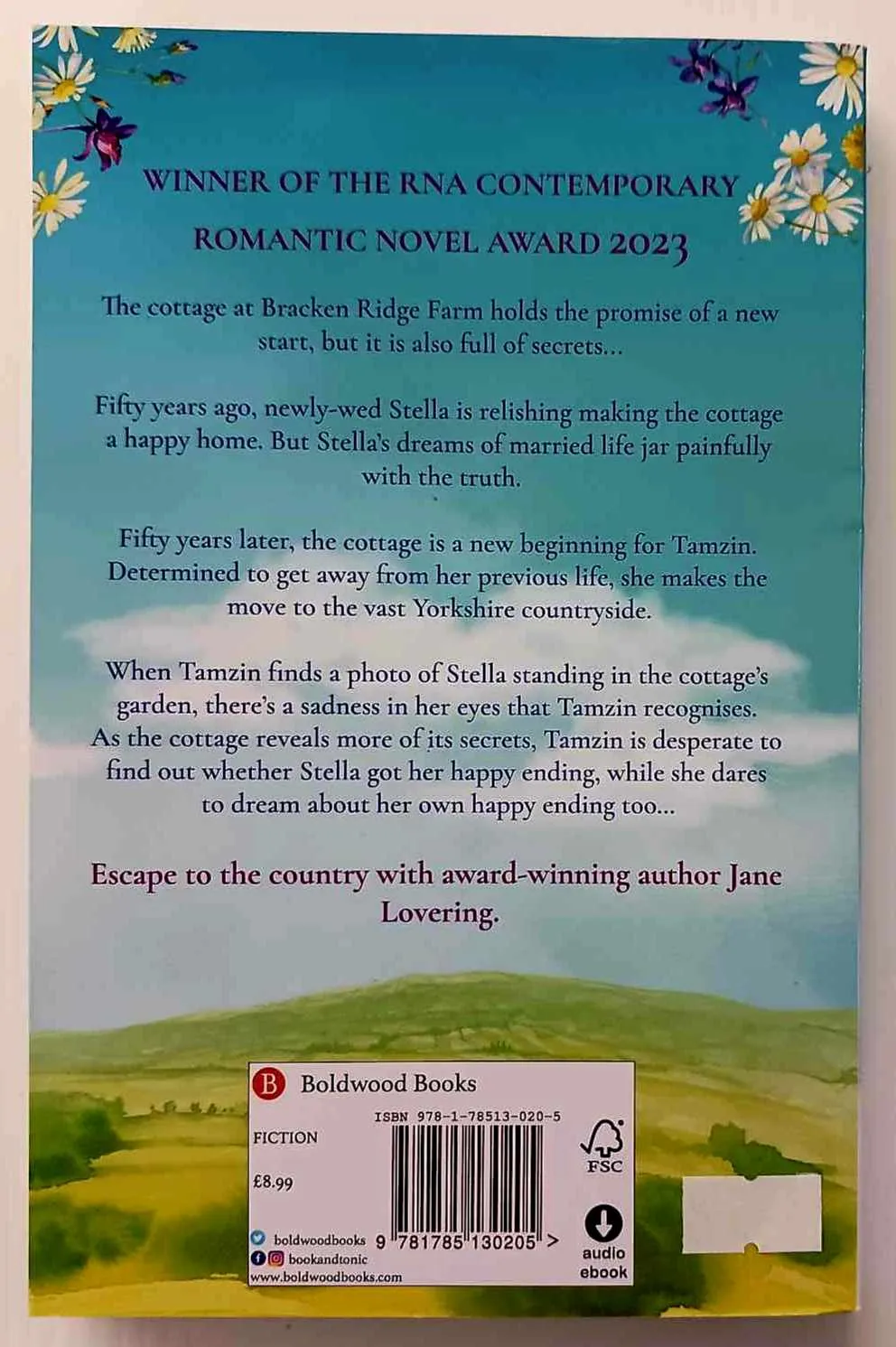 A COTTAGE FULL OF SECRETS - Jane Lovering
